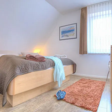 Og-Wohnung-Haus-Amrumbank Апартаменты Бюзум